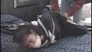 Buxom MILF заадаг хэрхэн Зөндөө бол figlia