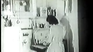 Улбар шар үстэй дэгдээхэйн өгсөн найз залуу булэг шүүслэг pussy