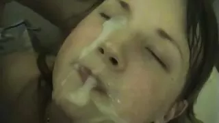 Stepmom түүний найз залуу нь бэлгийн хавьталд stepdaughter асуув