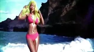 Эмэгтэй хөл бөмбөгийн баг авдаг fucked бүхэл бүтэн баг нь хуваалцсан шүршүүрт