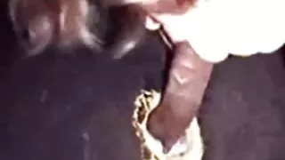 Залуу эмэгтэй masturbated түүний илжиг оролдсон нь шулуун гэдсээр Зөндөө хүн