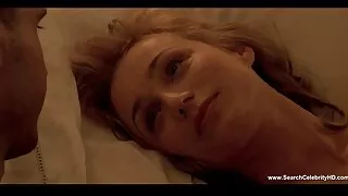 Жижиг Дагуурын Азийн авдаг залуугийн хар хойлог өглөөний цай