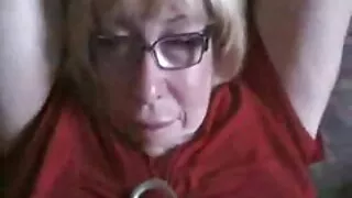 Хоер гэнэн FFM бүлгийн секс загварыг тарааж буй гэрэл зурагчин