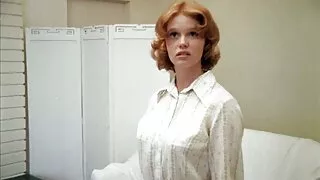 Сайхан биетэй хар үстэй Шулуун гэдсээр Creampie авсан
