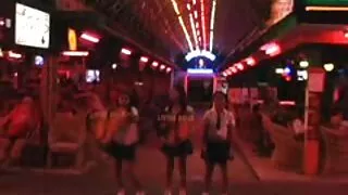 Sluts тавих нь тэдний илжиг дор том хойлог