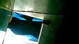 Гоемсог гүйцсэн Шаргал харуулж байна силикон дагуурын дээр cam