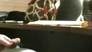 Эмэгтэй нь силикон саалийн fucked pussy, шулуун гэдсээр залуу хөрш